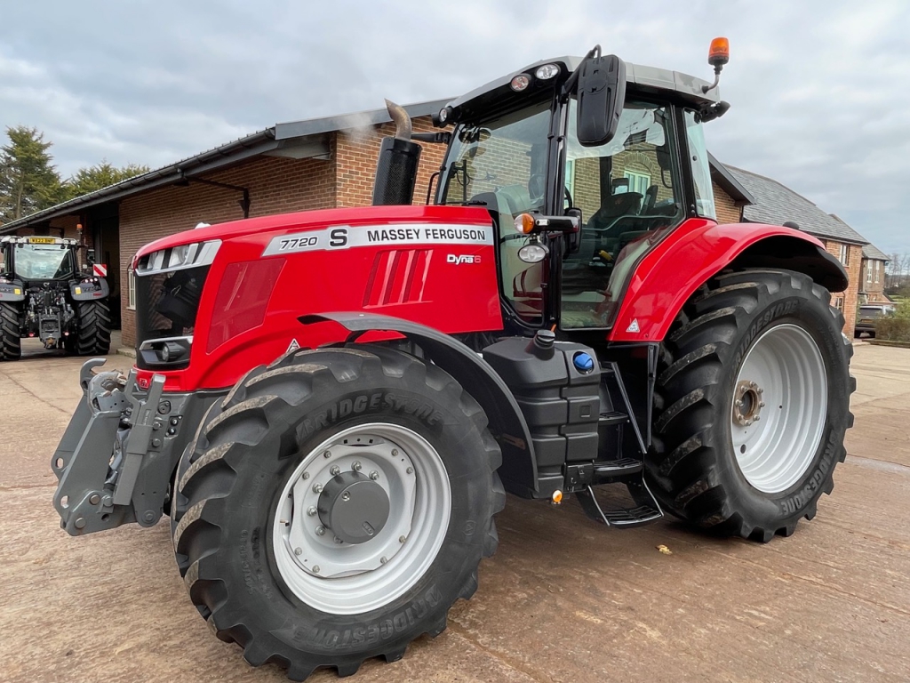 Massey Ferguson 7720S Efficient