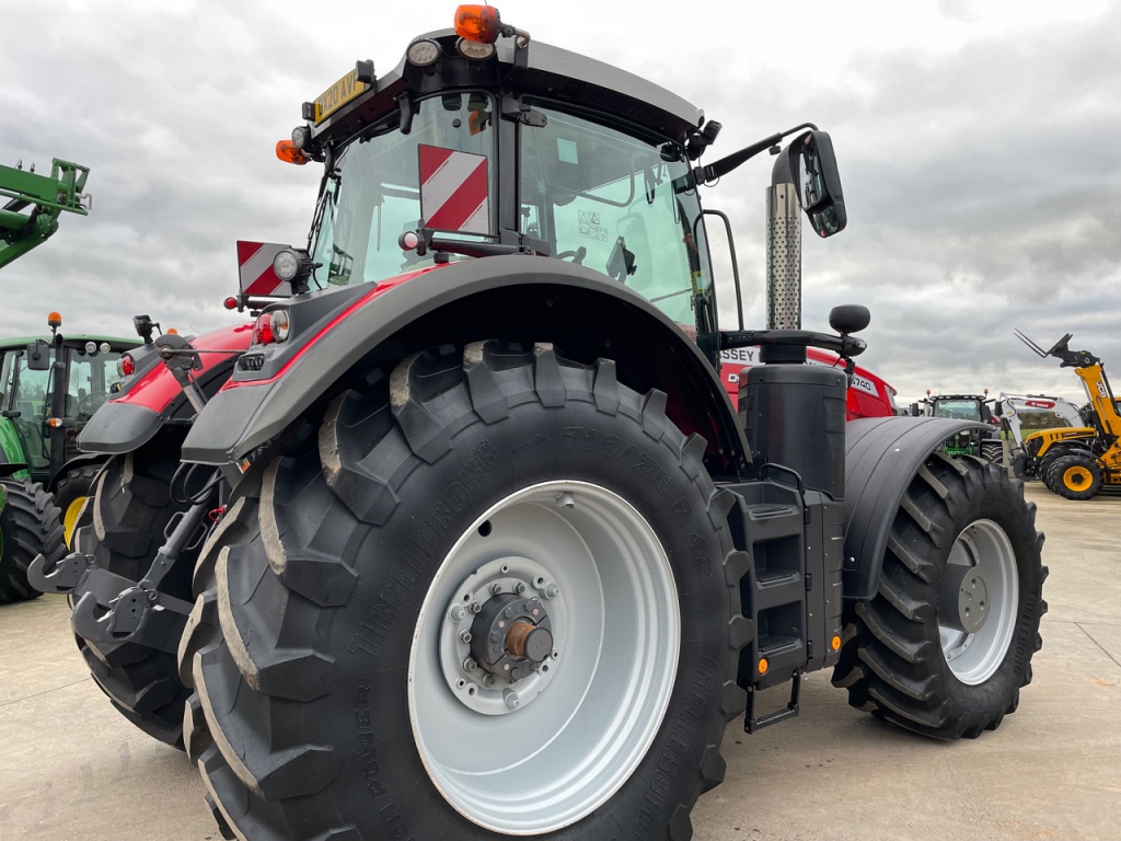 Massey Ferguson 8740S
