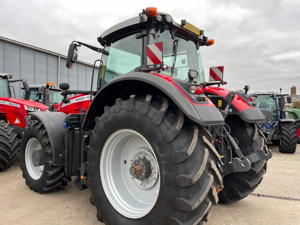 Massey Ferguson 8740S