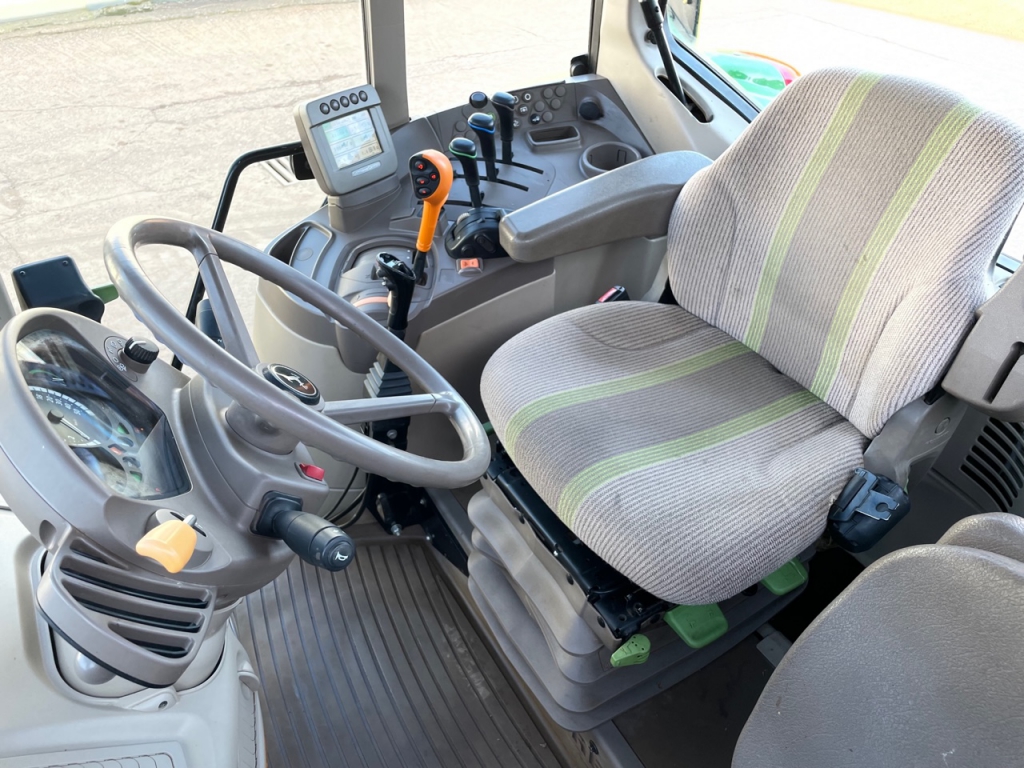 John Deere 6430