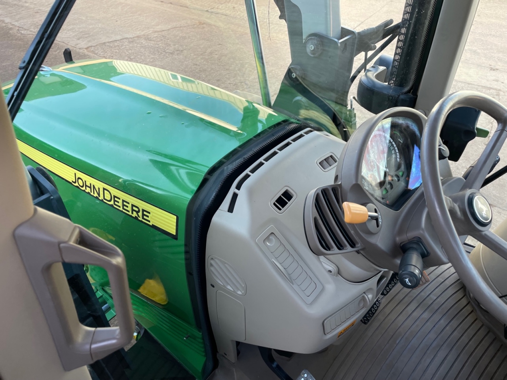 John Deere 6430