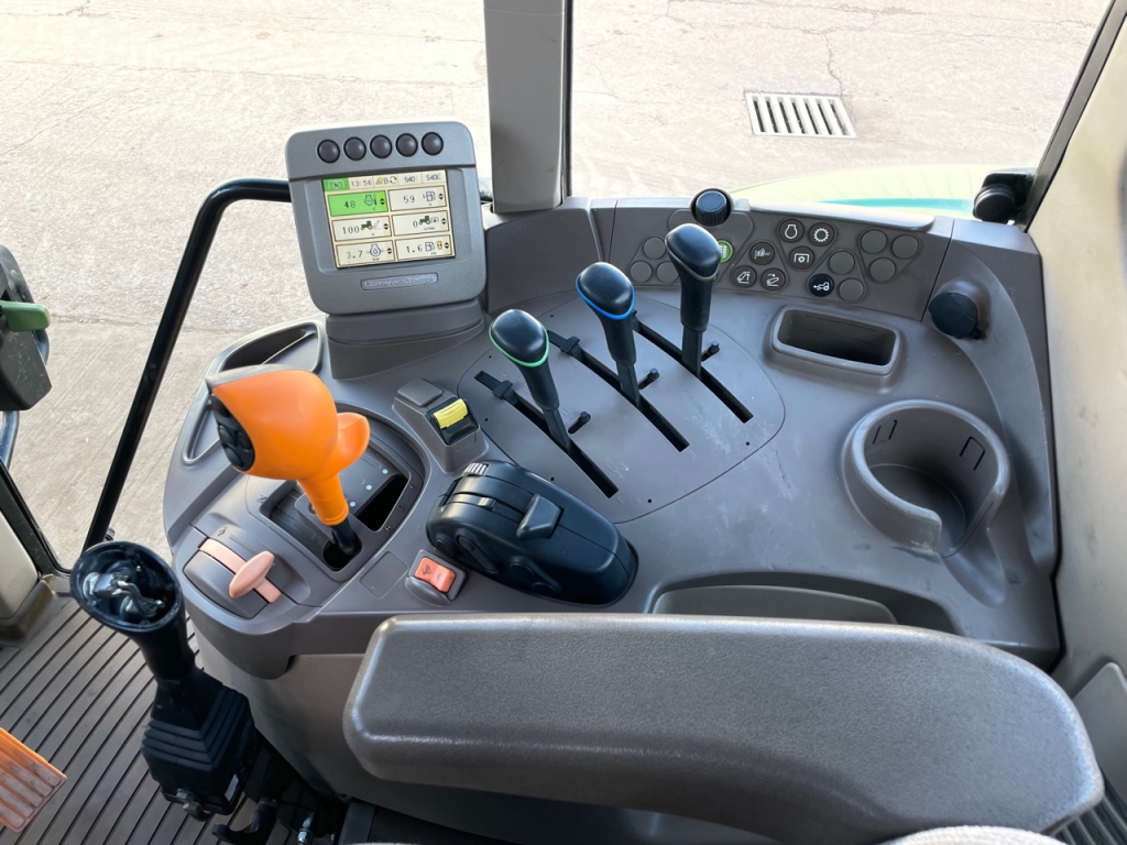 John Deere 6430
