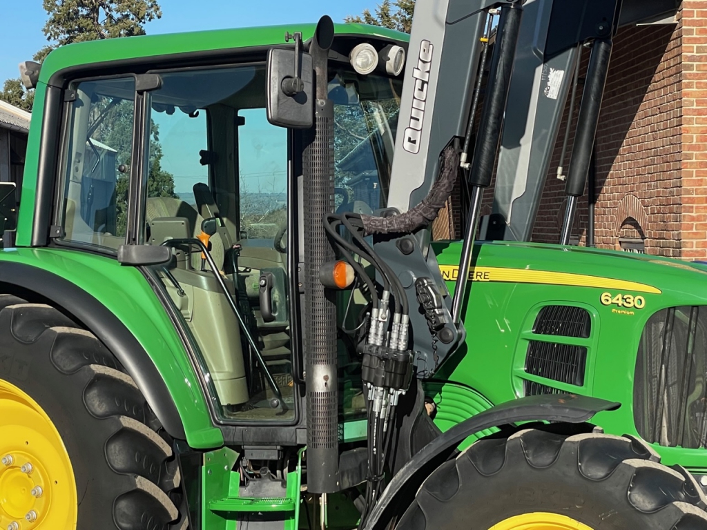 John Deere 6430