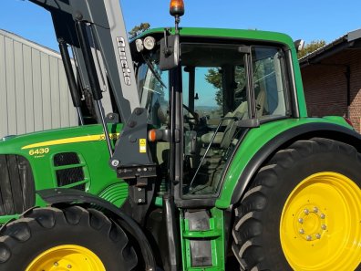 John Deere 6430