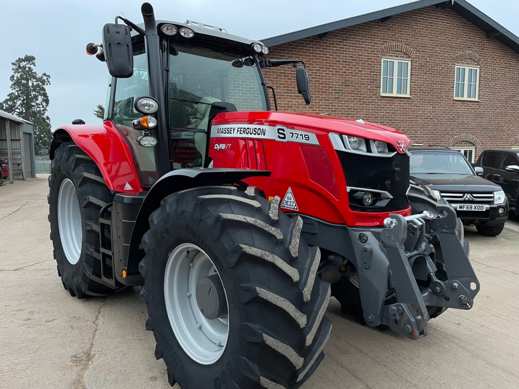 Massey Ferguson 7719S Exclusive