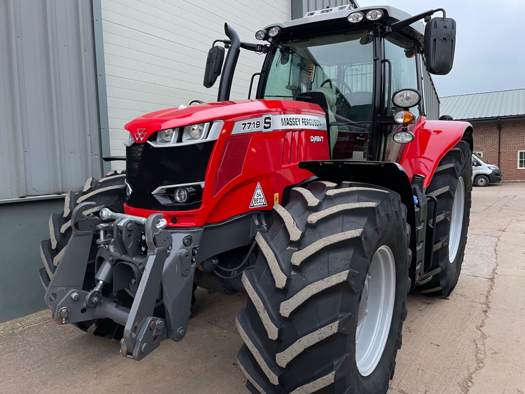 Massey Ferguson 7719S Exclusive
