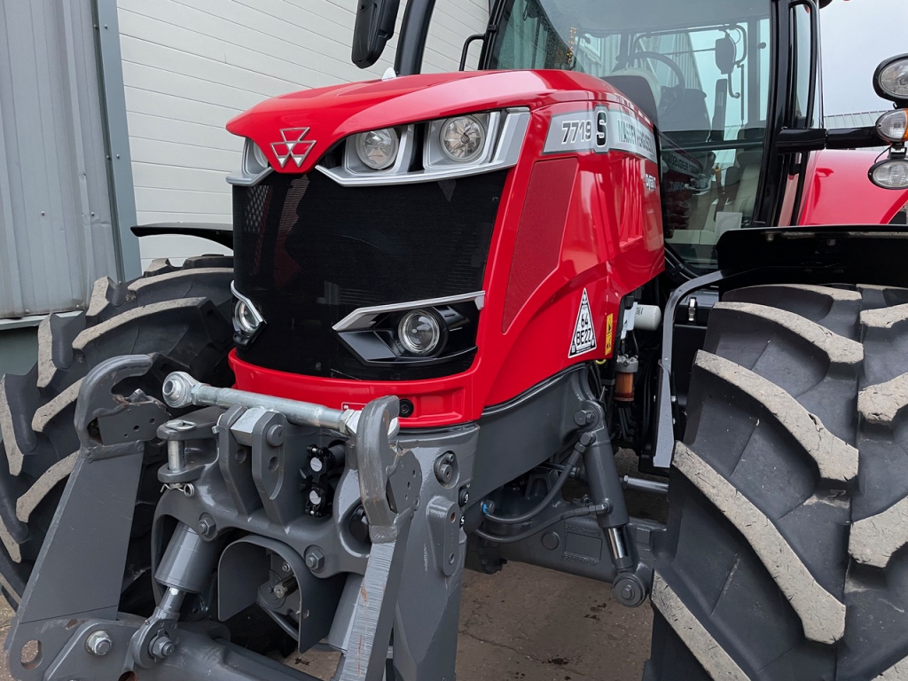 Massey Ferguson 7719S Exclusive