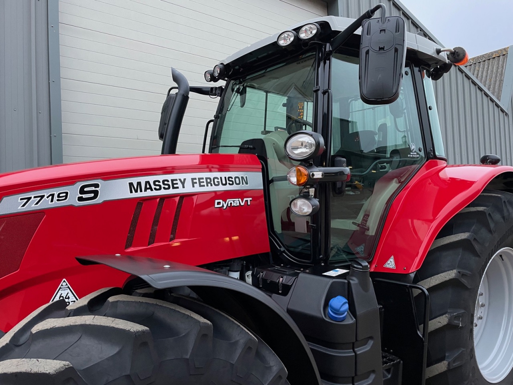 Massey Ferguson 7719S Exclusive