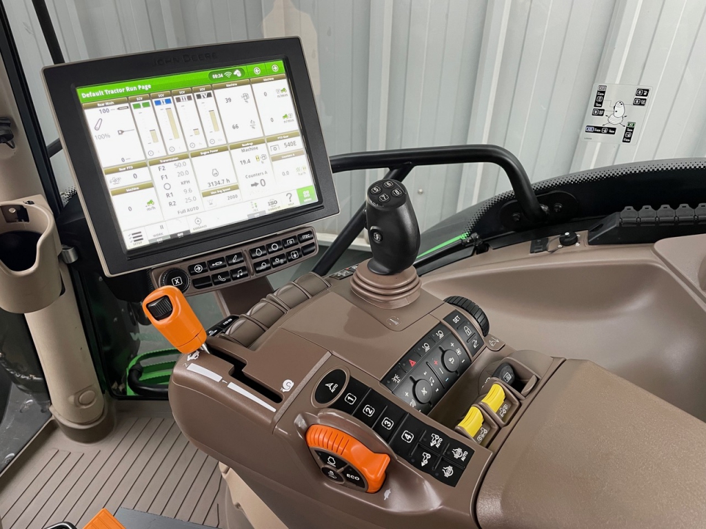 John Deere 6155R