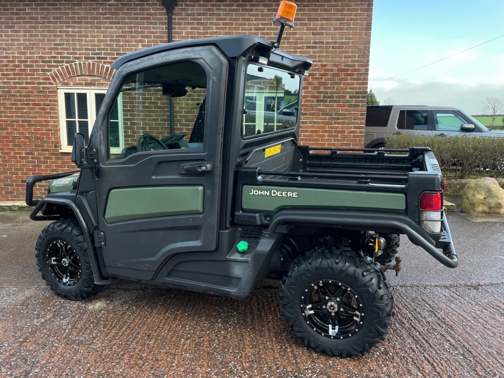 John Deere Gator XUV 865M Gator