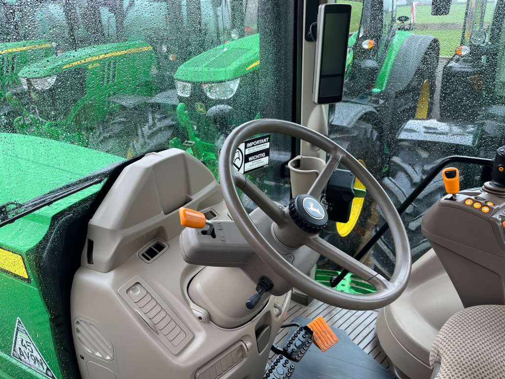 John Deere 6155M