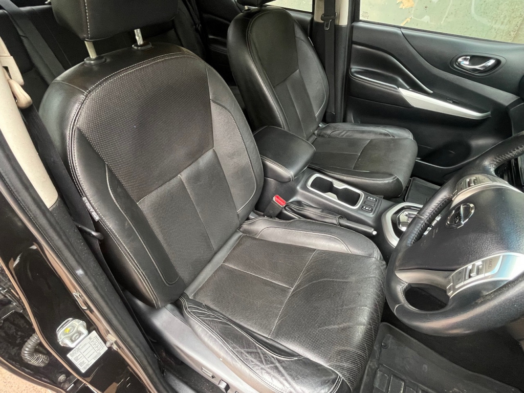 Nissan Navara Tekna 2.3 Diesel