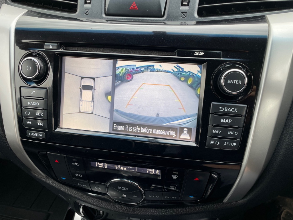 Nissan Navara Tekna 2.3 Diesel
