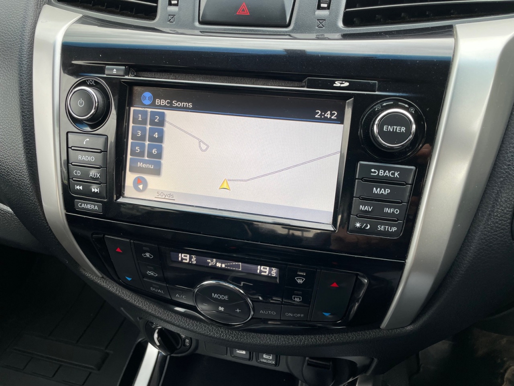 Nissan Navara Tekna 2.3 Diesel