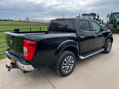Nissan Navara Tekna 2.3 Diesel