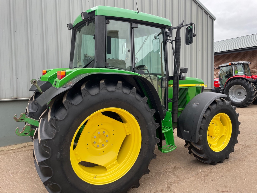 John Deere 6310