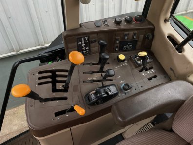 John Deere 6310