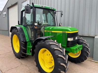 John Deere 6310