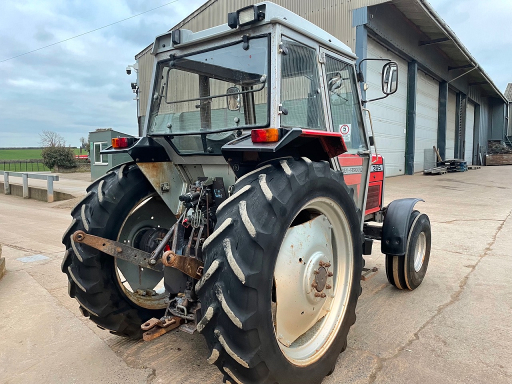 Massey Ferguson 365 Lo-Profile