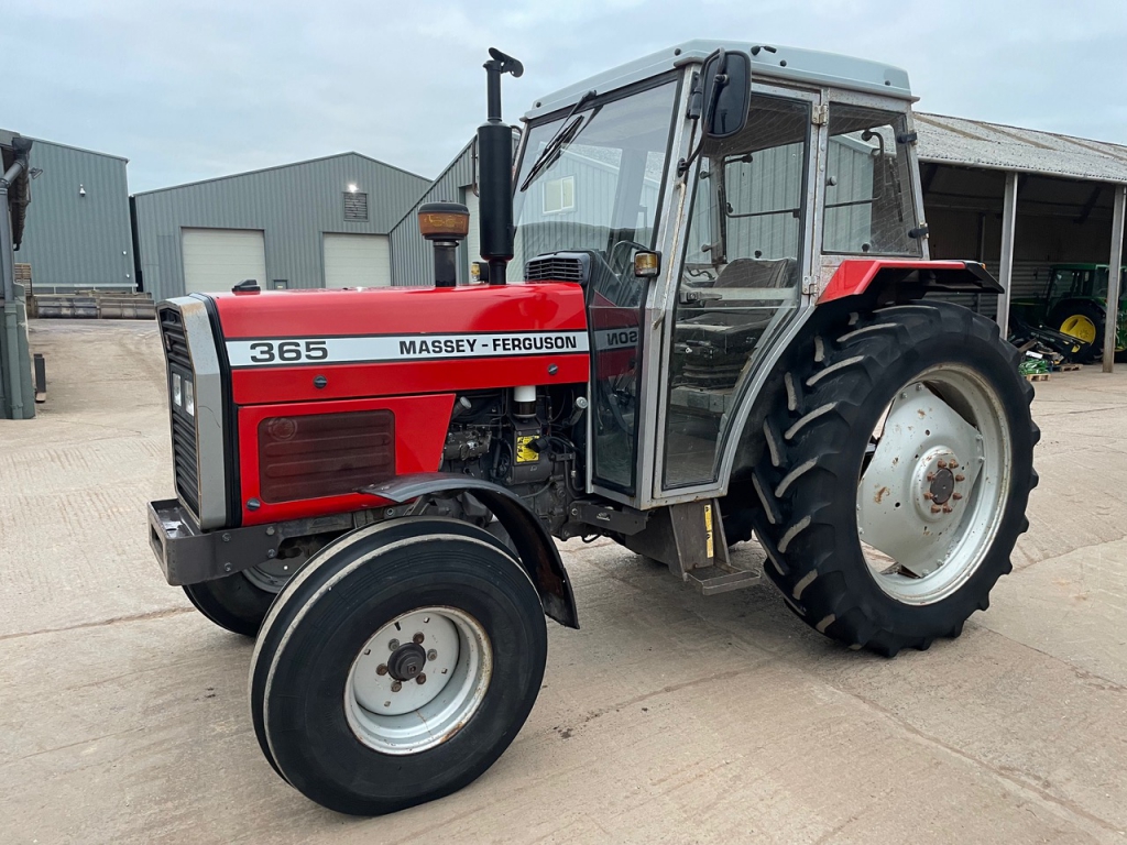 Massey Ferguson 365 Lo-Profile