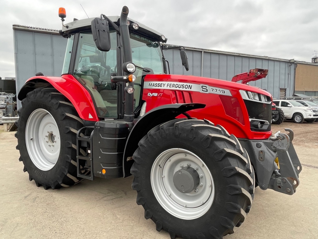 Massey Ferguson 7719S Exclusive