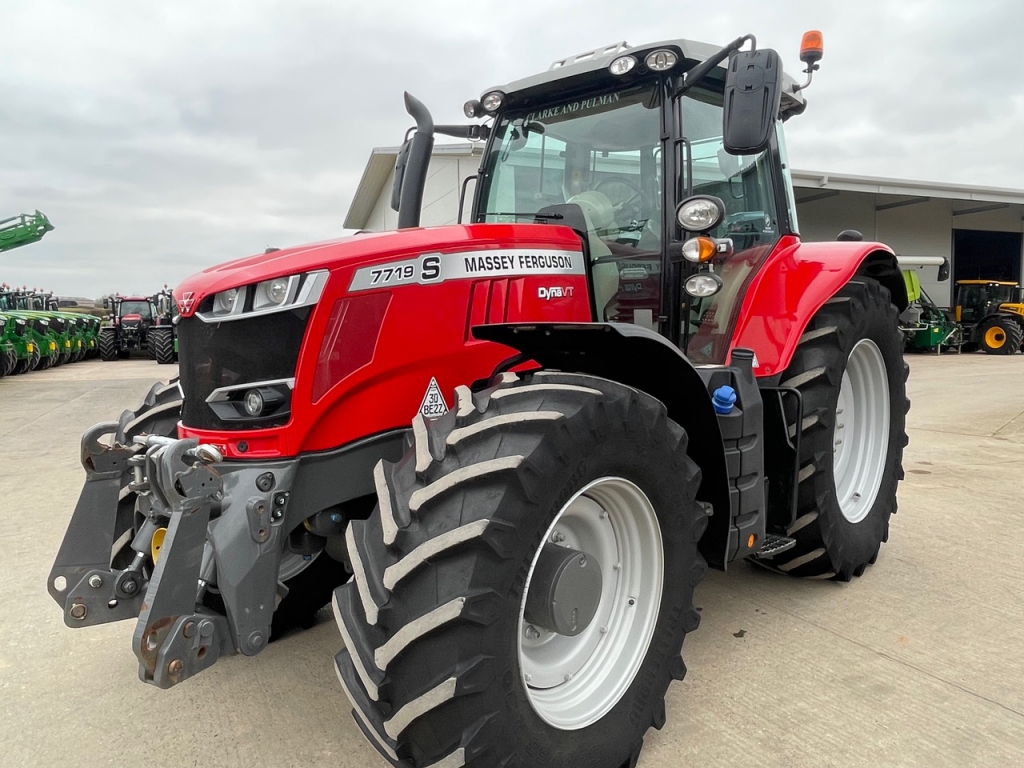 Massey Ferguson 7719S Exclusive