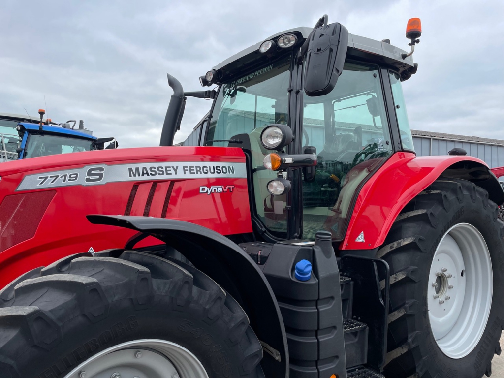 Massey Ferguson 7719S Exclusive
