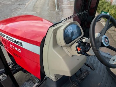 Massey Ferguson 8740