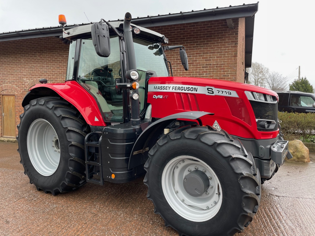 Massey Ferguson 7719S Efficient