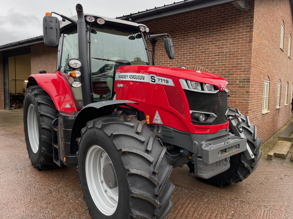 Massey Ferguson 7719S Efficient
