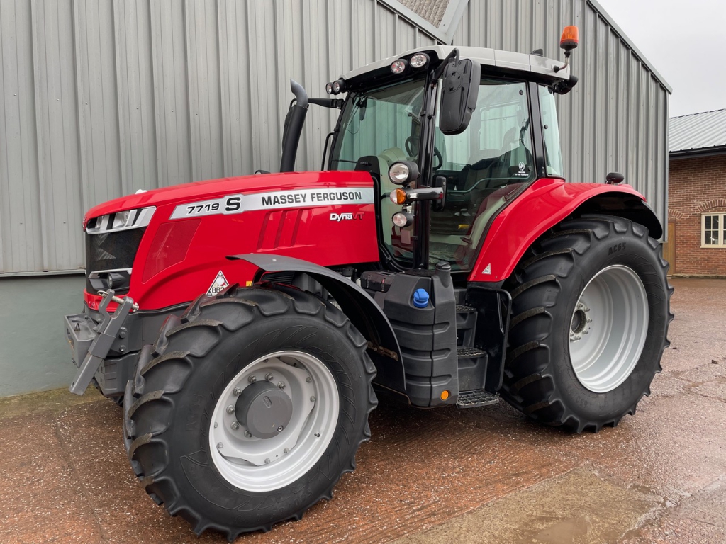 Massey Ferguson 7719S Efficient
