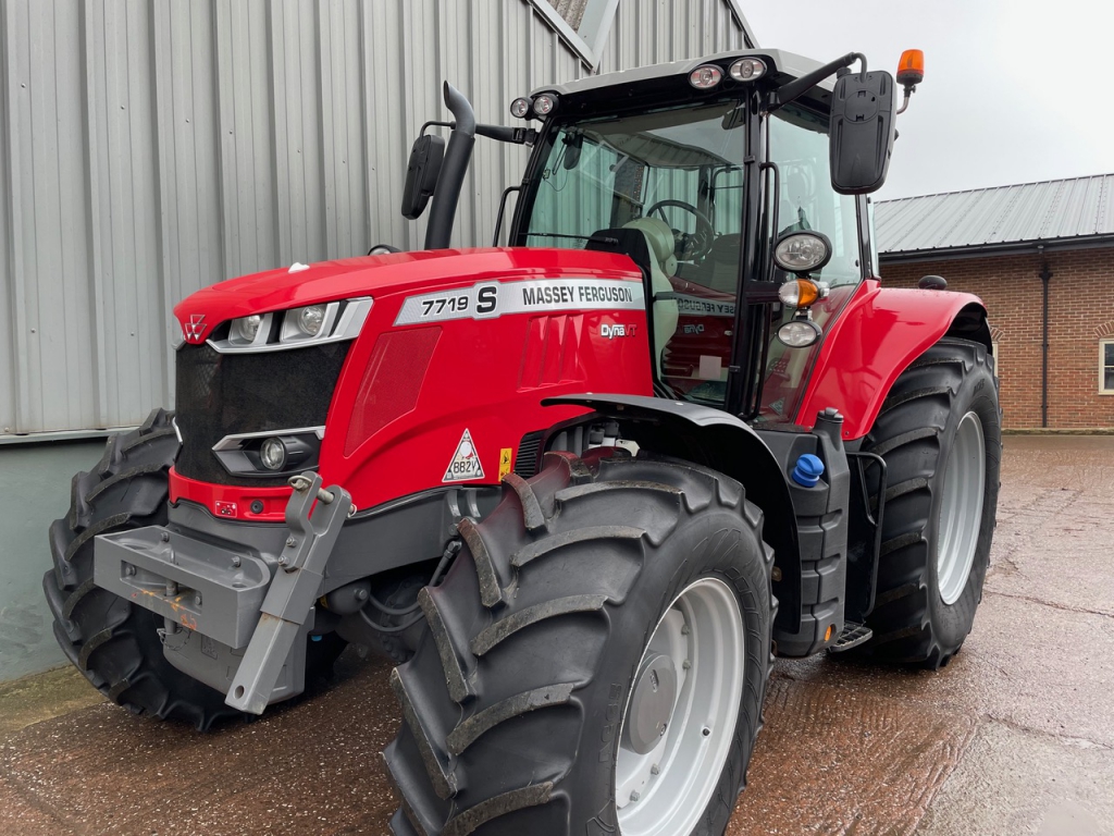Massey Ferguson 7719S Efficient