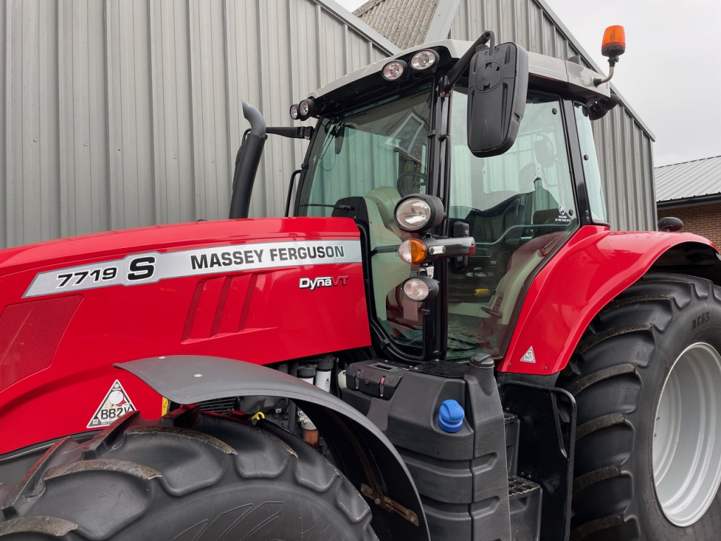 Massey Ferguson 7719S Efficient