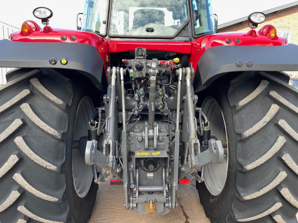 Massey Ferguson 7720S Efficent