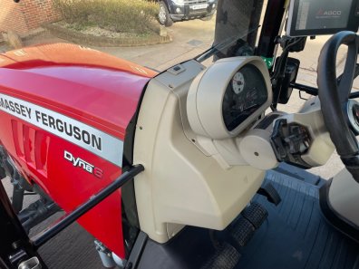 Massey Ferguson 7720S Efficent