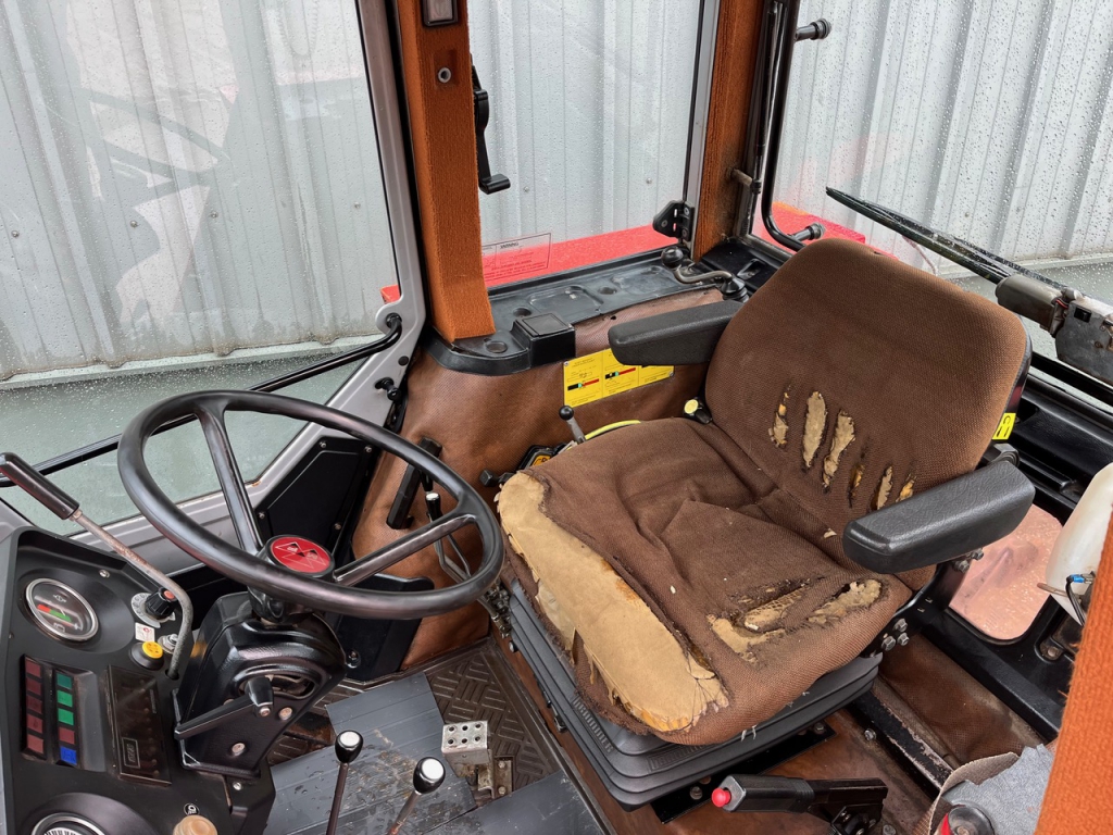 Massey Ferguson 699