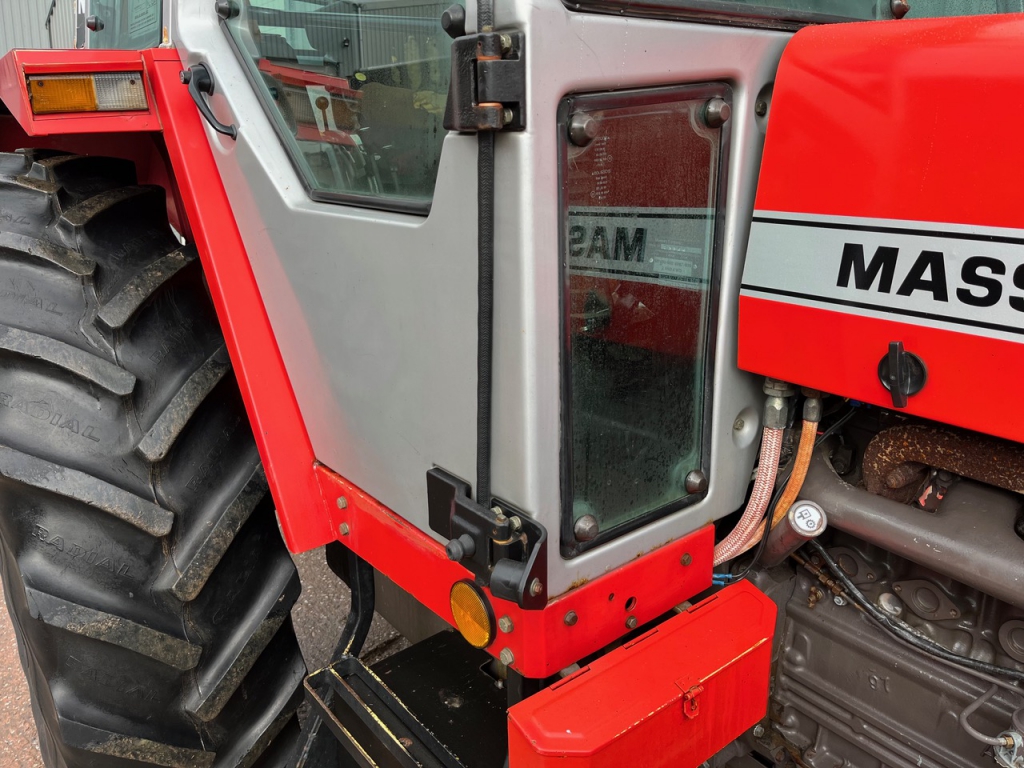 Massey Ferguson 699