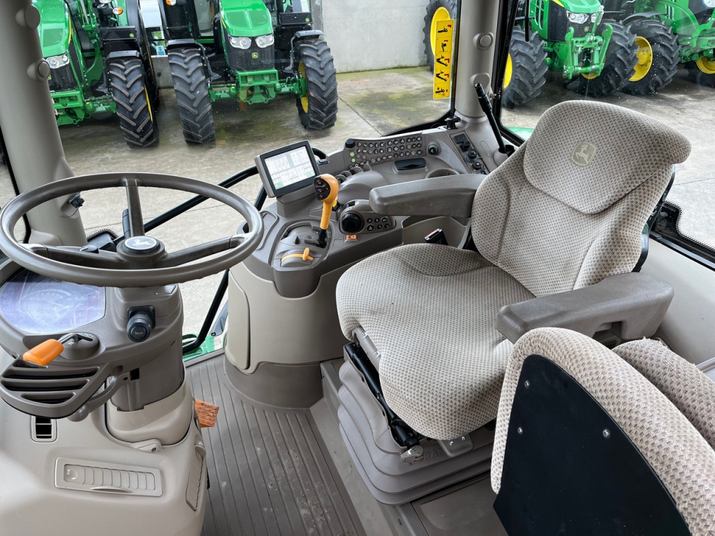 John Deere 6145R