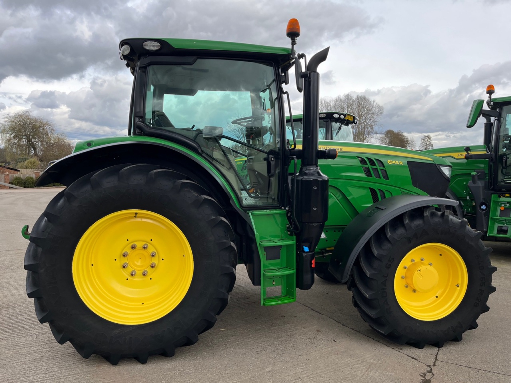 John Deere 6145R