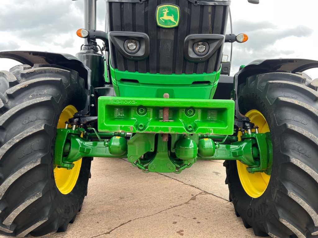 John Deere 6145R