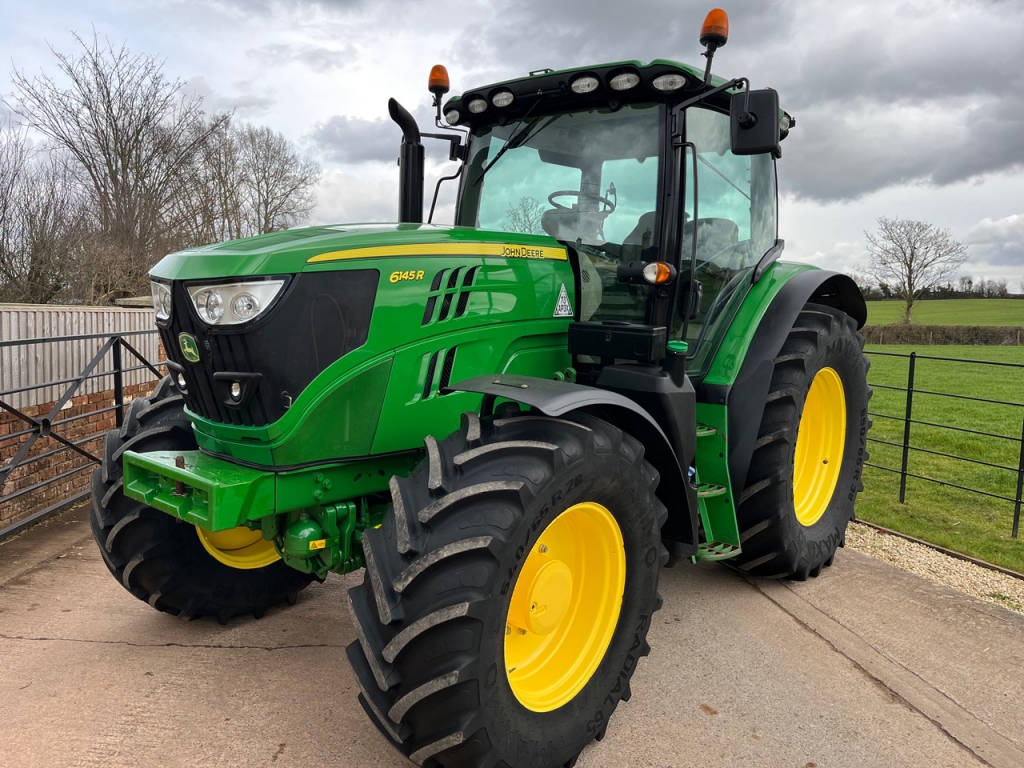John Deere 6145R