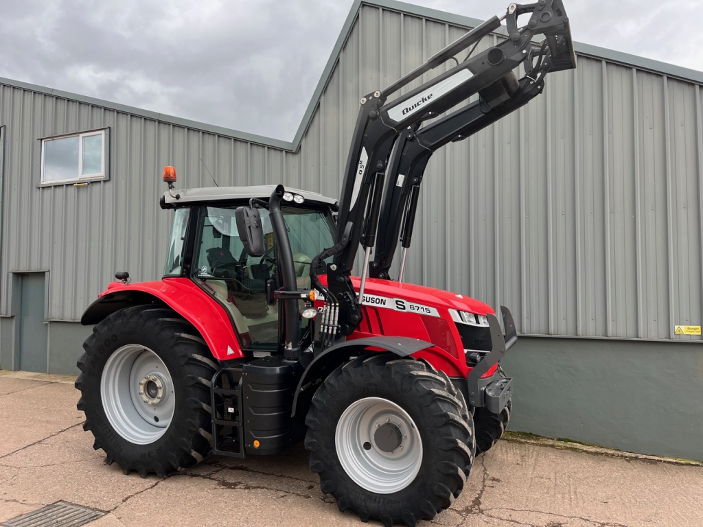 Massey Ferguson 6715S