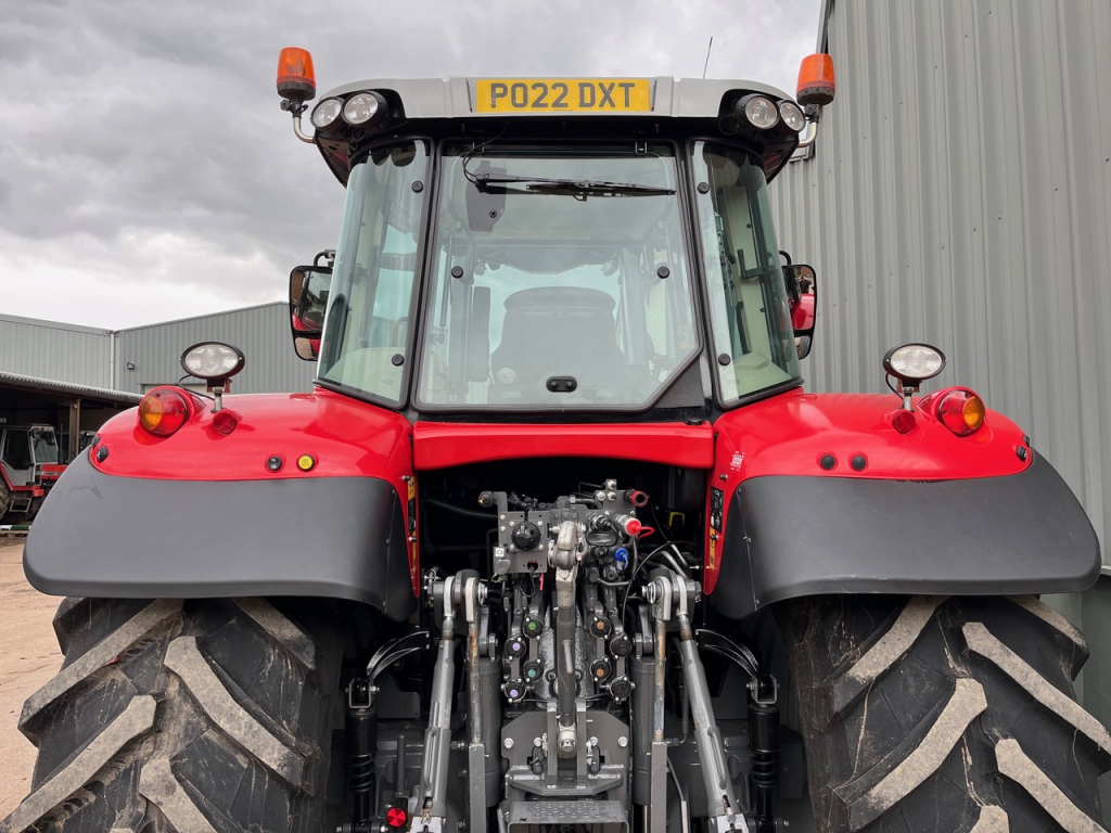 Massey Ferguson 6715S
