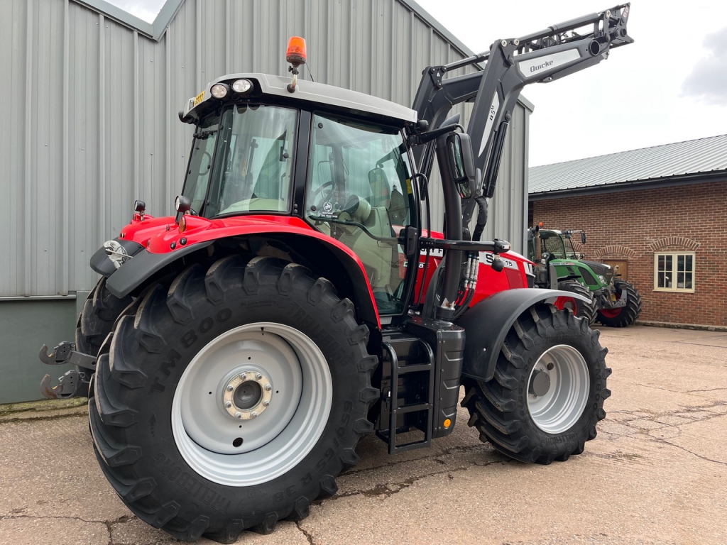 Massey Ferguson 6715S