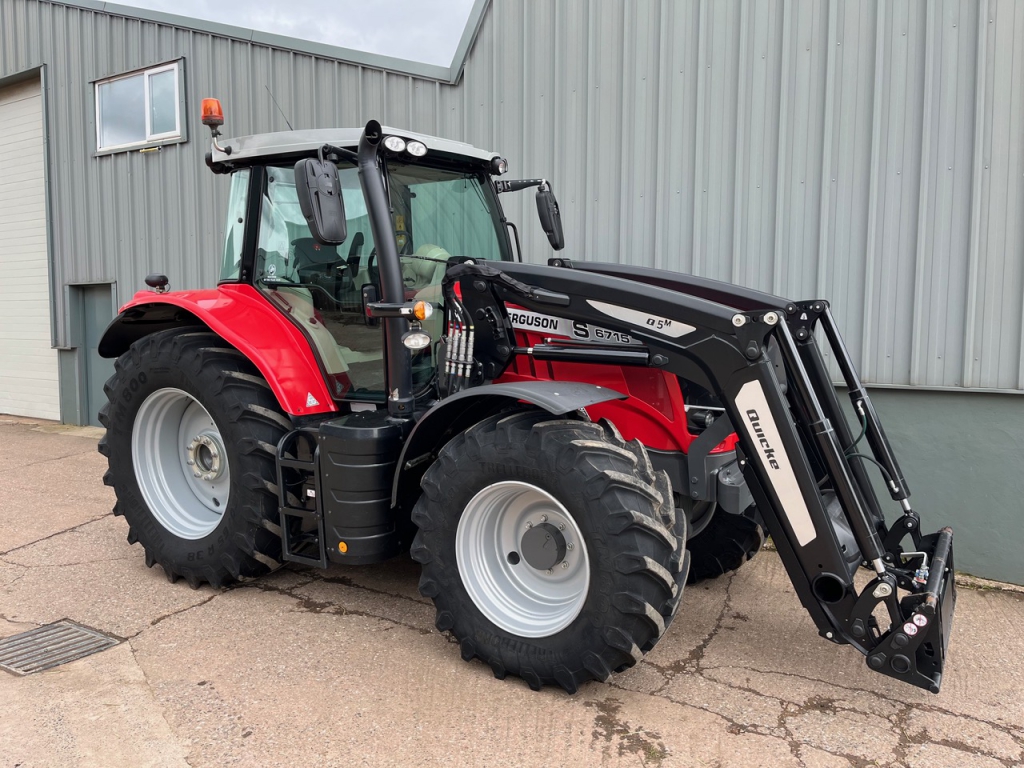 Massey Ferguson 6715S