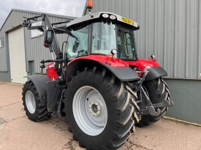 Massey Ferguson 6715S