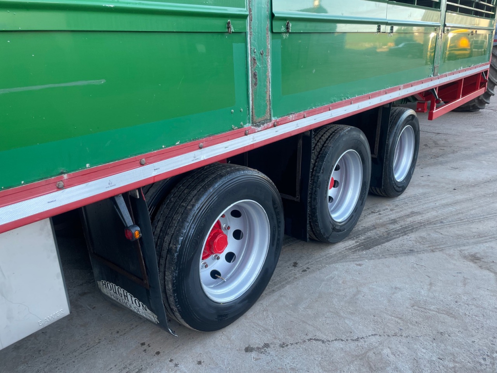 Houghton Parkhouse 30ft 3 deck livestock trailer