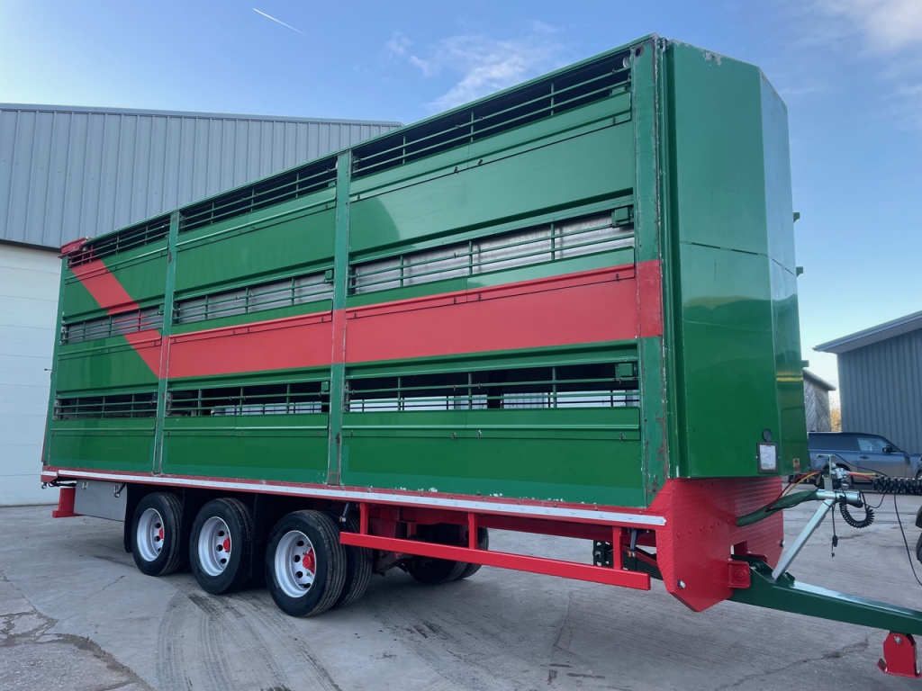 Houghton Parkhouse 30ft 3 deck livestock trailer