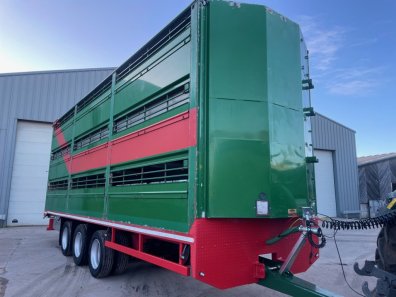 Houghton Parkhouse 30ft 3 deck livestock trailer