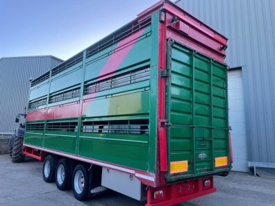 Houghton Parkhouse 30ft 3 deck livestock trailer
